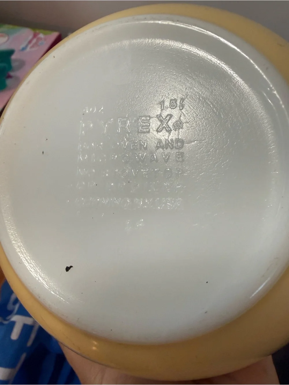 Vintage 1980s Pyrex 